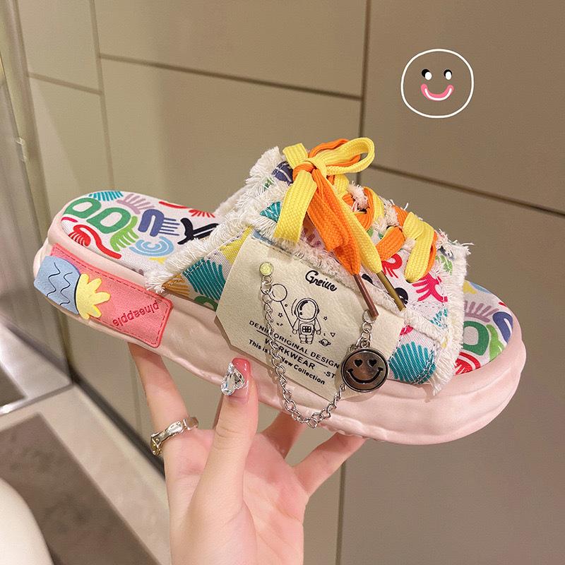 Fashion Fashion Casual Graffiti Thick-soled Slippers for Women Summer Outdoor Wear 2024 New Niche Design Stepping Shit Feeling Beach