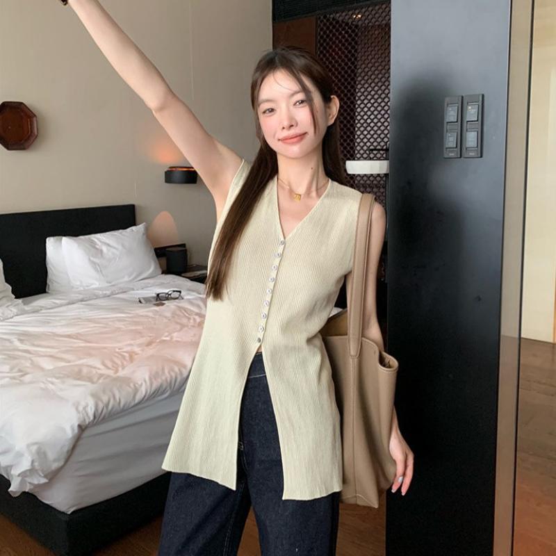 Women's Knitted Vest French Style, Solid Color V-Neck Sleeveless Chic Single-Breasted Top