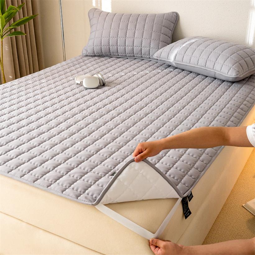 

Водонепроницаемые постельные принадлежности Стеганый защитный чехол для матраса Бесшумный дышащий наматрасник Татами Противоскользящее покрывало Мягкий чехол для кровати 80x190cm 1PC