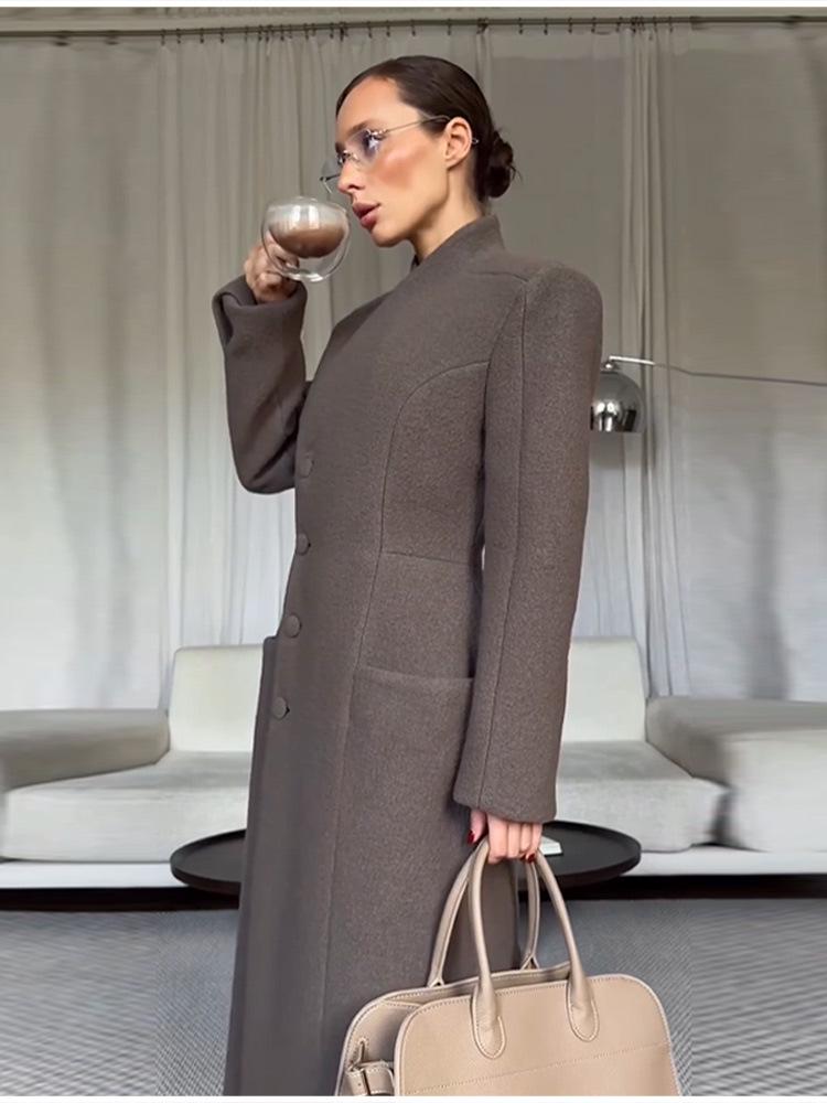 2025 Fall/Winter Elegant European & American Style Women's Long Coat with Padded Shoulders & Waist-Cinching Design