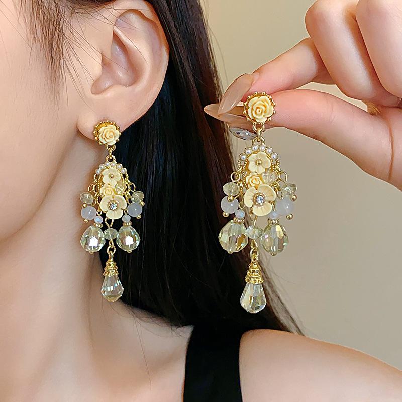 Atmosphere Silver Needle Flower Tassel Earrings - Elegant Studs for Women