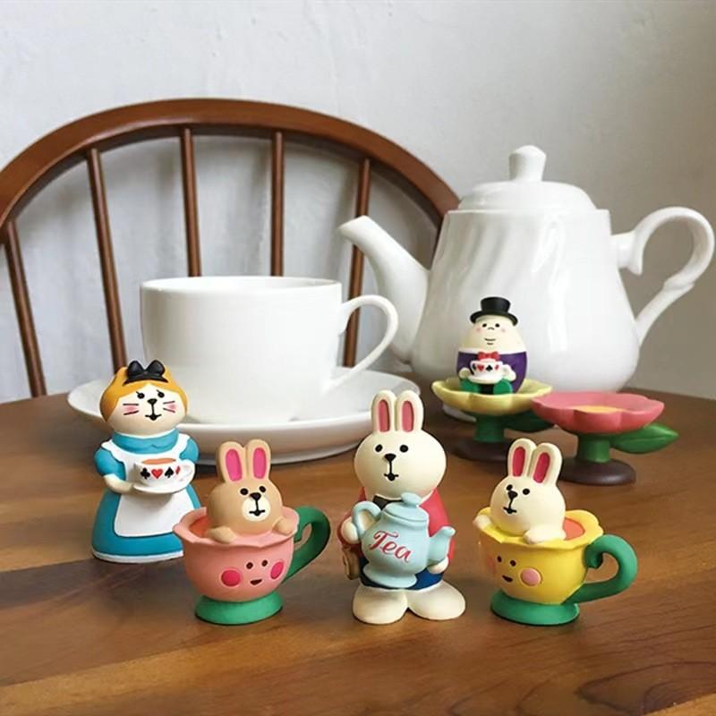 Alice Garden Bunny Resin Sculpture With Unique Craftsmanship For Gift Ideas