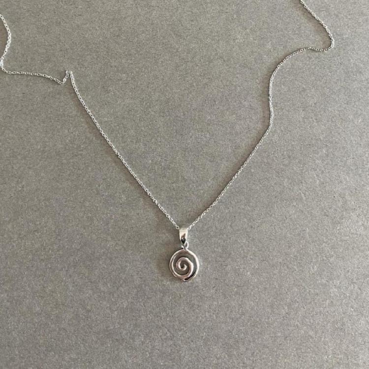 Simple Spirals Pendant Necklace Sturdy Stainless Steel Jewelry Comfortable Day To Night Wear for Fashion Lovers