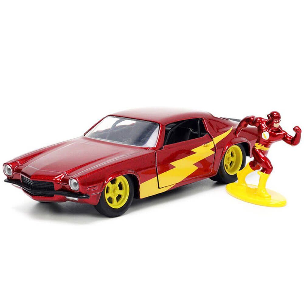 

Флэш и Chevrolet Camero 1 1973 года выпуска:32-масштабная поездка по Голливуду