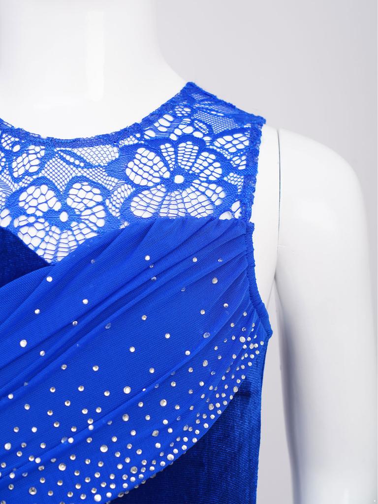 Dívčí výkonnostní šaty Krajková patchworková vsadka Řasený síťovaný přehoz Asymetrický lem Třpytivé kamínky Taneční oděv