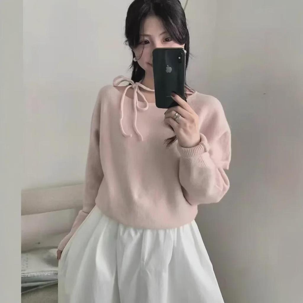 Womens' Cashmere Sweater, Autumn/Winter Korean Style, Fashionable Round Neck with Lace-Up Design, Soft & Cozy Knit.
