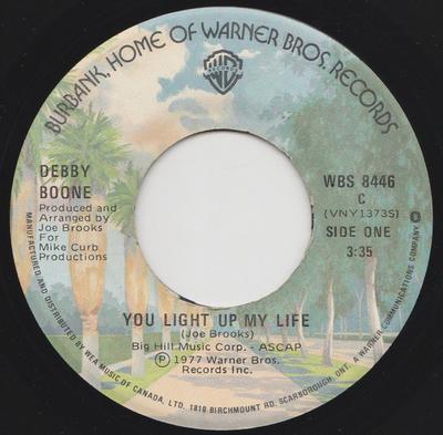 7inch Record DEBBY BOONE / THE BOONES - You Light Up My Life / He's A Rebel WBS8446 Warner Bros. Re 1977 Canada Pop Used