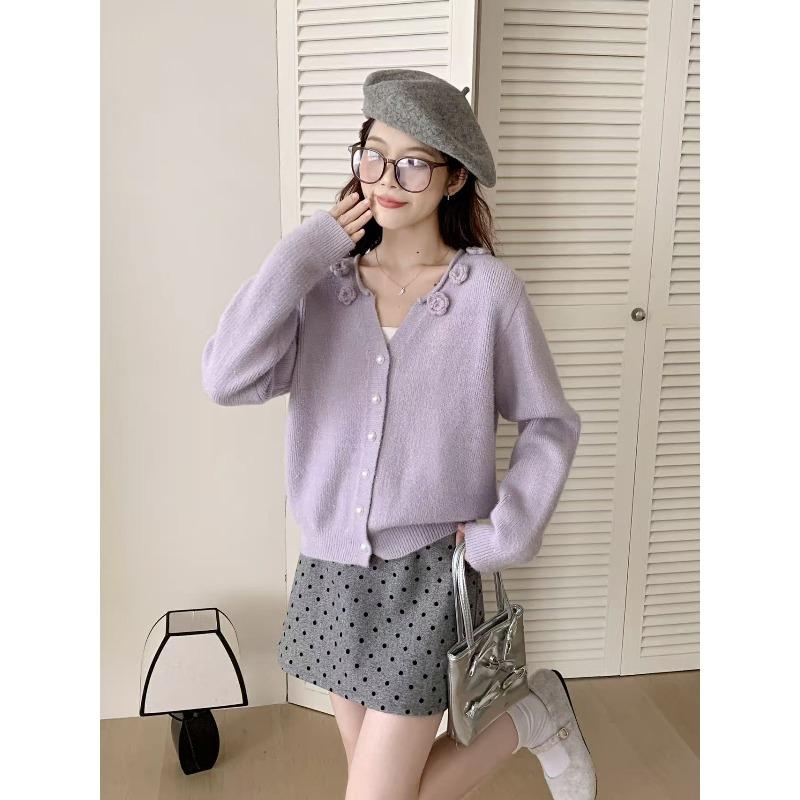 

Casual versatile loose-necked flower knitted sweater multi-button spring and autumn new fashion temperament design sweater one size fits all