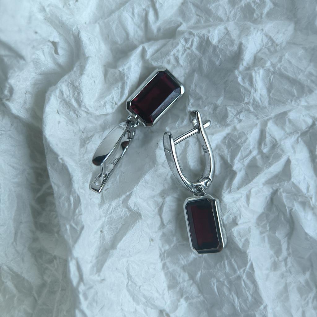 Серебряные серьги с искусственным гранатом nano 3.609ct (60002454)