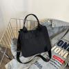 Casual large-capacity bag women's new versatile and lightweight shoulder messenger bag simple commuter tote bag