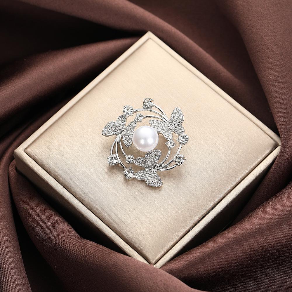 

Creative pearl butterfly zircon brooch, women s anti-exposure scarf buckle, fixed clothes metal pin accessories