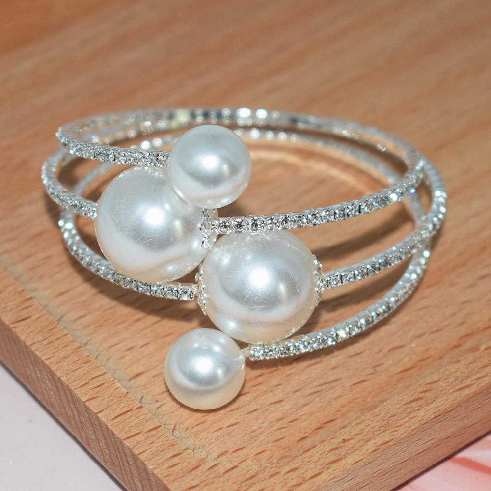 

Женский браслет Internet Celebrity с двумя рядами страз и жемчуга — модный дизайн с кристаллами на руку.