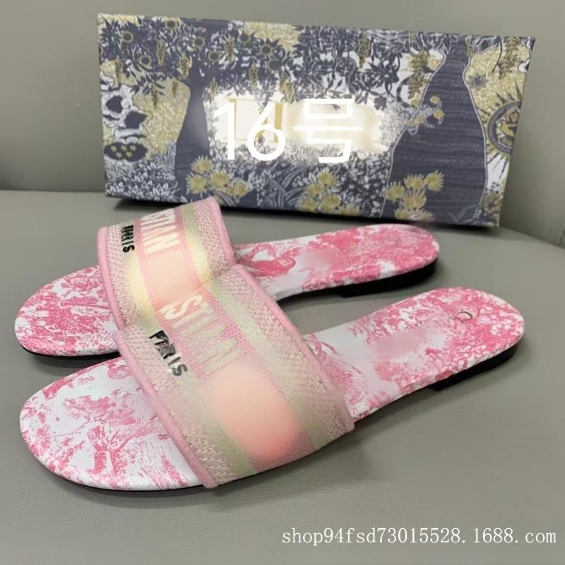 This Board Shoes Jacquard Embroidered Women's Slippers Classic Casual One-letter Flat Slippers
