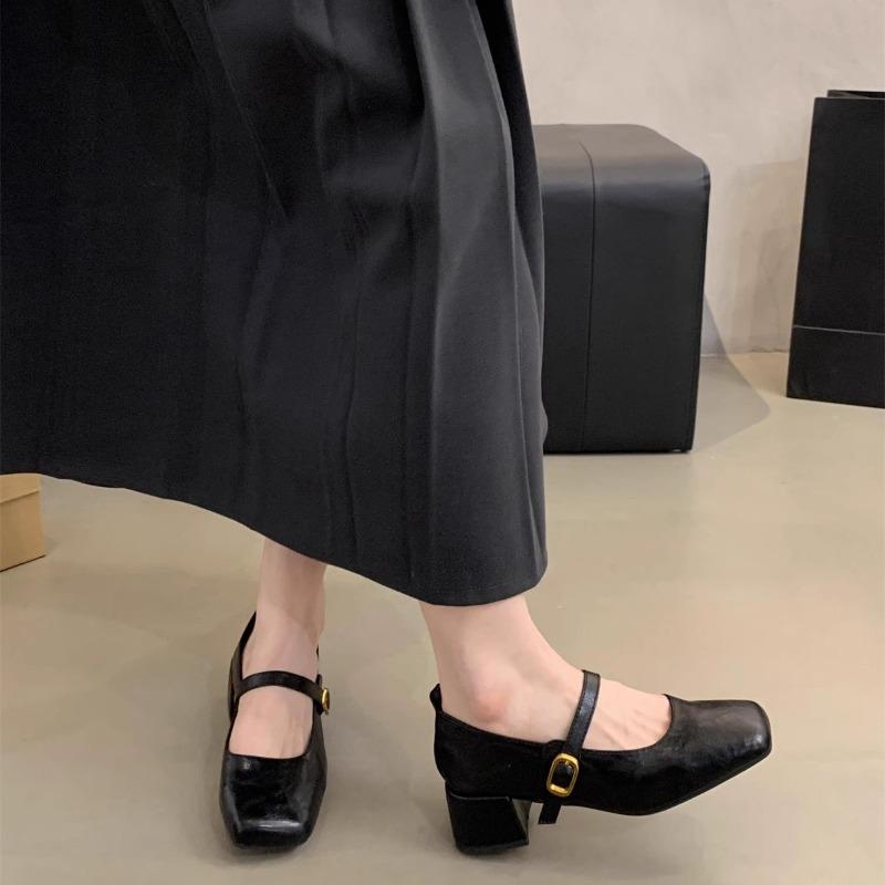 Retro square head light mouth thick heel single shoes female spring and autumn new fairy soft leather Mary Jane small leather shoes