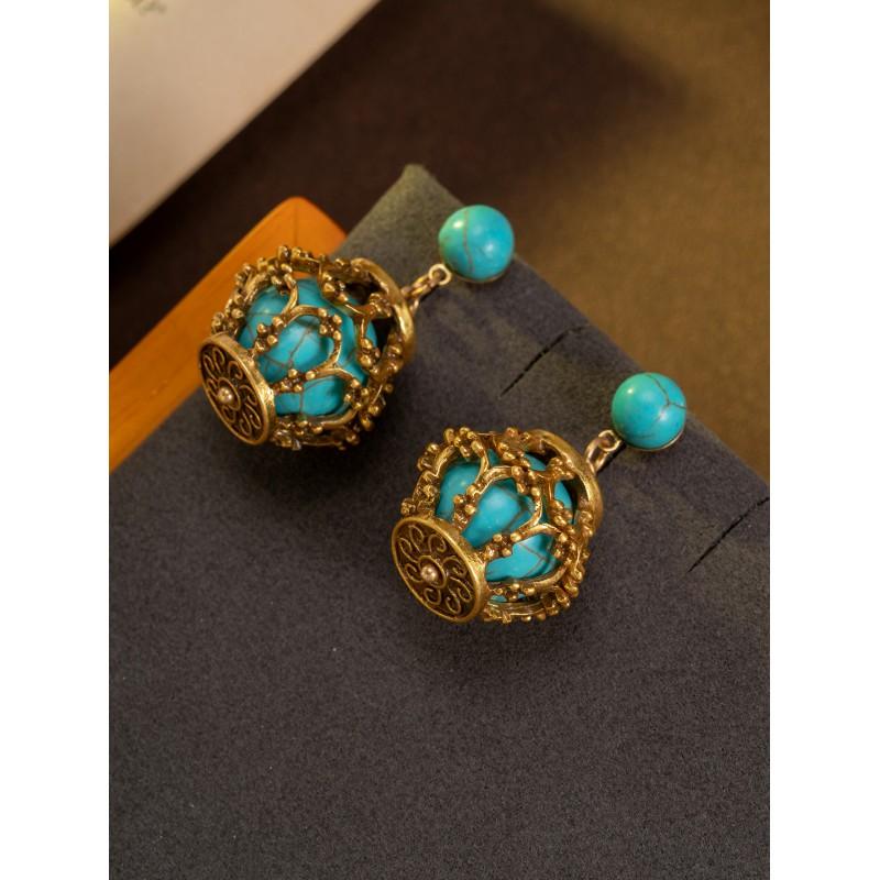 Vintage Turquoise Hollowed Out Lantern Earrings With A Style High-end Feel.