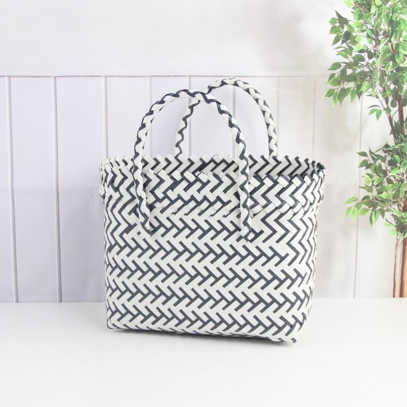 Square hand-held woven basket, plastic woven vegetable basket, waterproof and large-capacity wedding birthday party woven handbag.