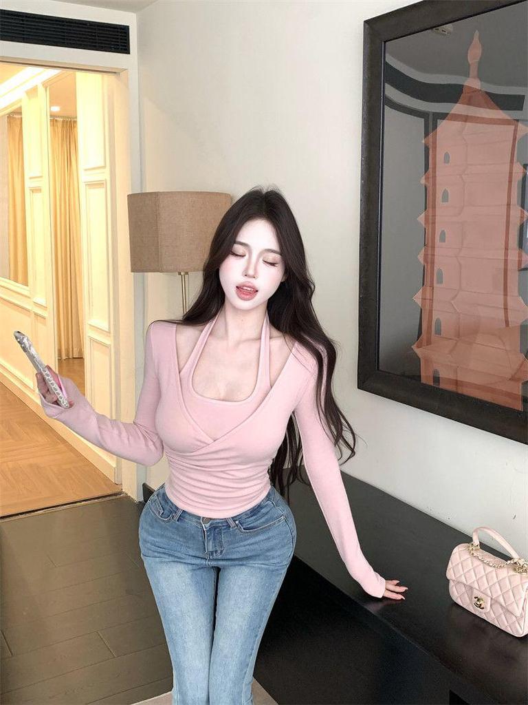 Women's Pink U-Neck Halter Top: Fake Two-Piece, Long-Sleeve, Slimming Base Layer for Spring/Autumn.