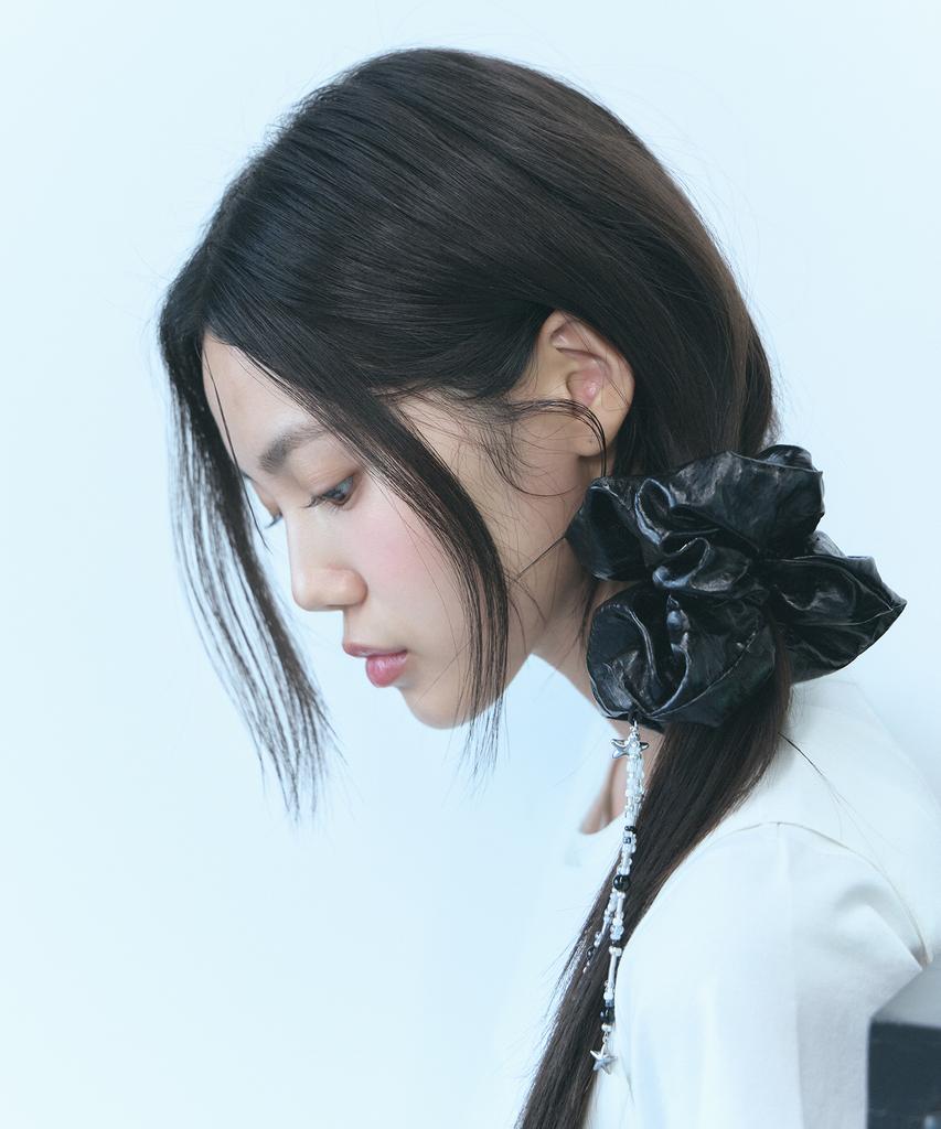 Oart Beads Scrunchie [Metalic Black]