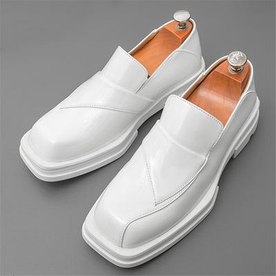 Luxuriöse Retro Designer Weiße Schuhe mit eckiger Spitze und dicker Sohle zur Höhensteigerung für Herren Formell Hochzeit Abschlussballkleid Aufführung Loafer