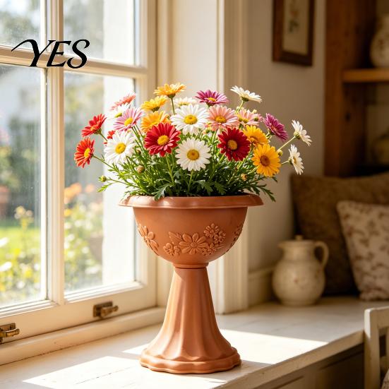 Vaso da Fiori in Plastica, Fioriera a Forma di Calice, Fioriera Leggera con Fori di Drenaggio Decorativi per Interni Esterni Giardino Patio