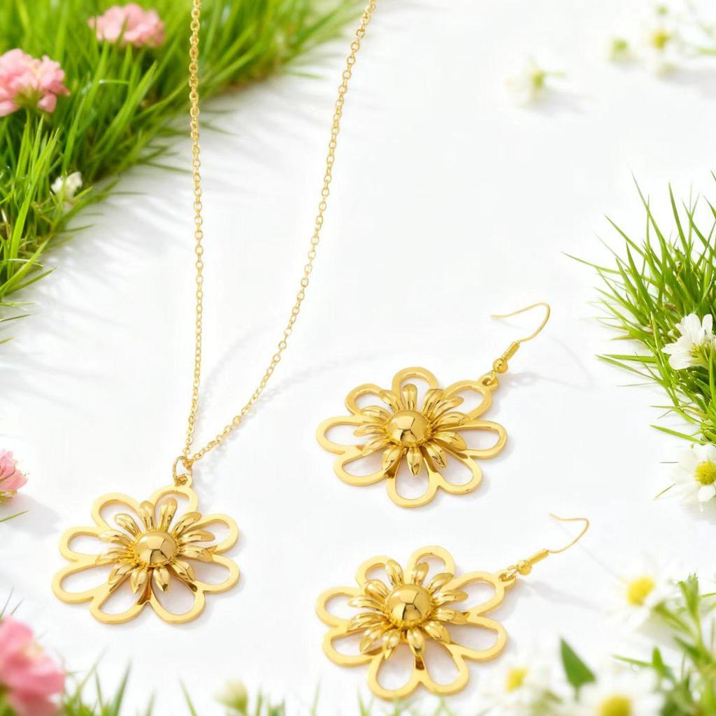 3-Piece Retro Floral Women's Necklace & Earring Set: Elegant European & American Design with Versatile Cutout Details.