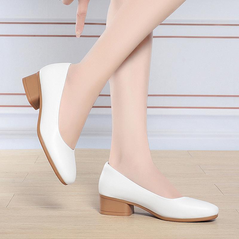 Soft-soled Work Shoes Are Not Tired After Standing for a Long Time, Thick-heeled Professional Leather Shoes Are Non-slip and Comfortable,