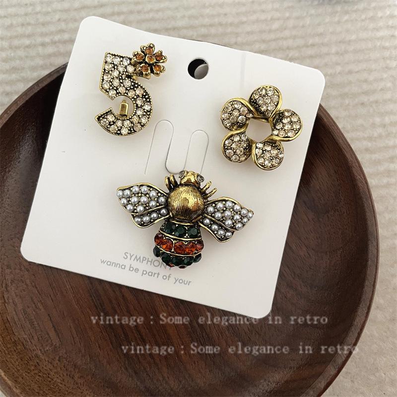 Vintage Distressed Brooch Set: Coco Style Corsage Pin Collection