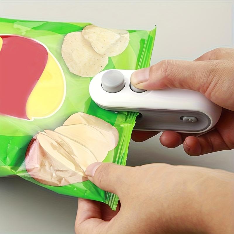1/2pcs Mini Sealing Machine Rechargeable Snack Bag Sealer Portable for Home Picnics Outdoor Travel Magnetic Food Storage Tool