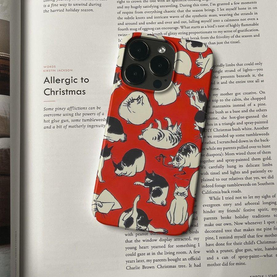 

Милый игривый чехол с множеством кошек на ярком красном фоне для iPhone 17 16 15 14 11 12 13 Pro Max Air Plus iPhone 12 Pro