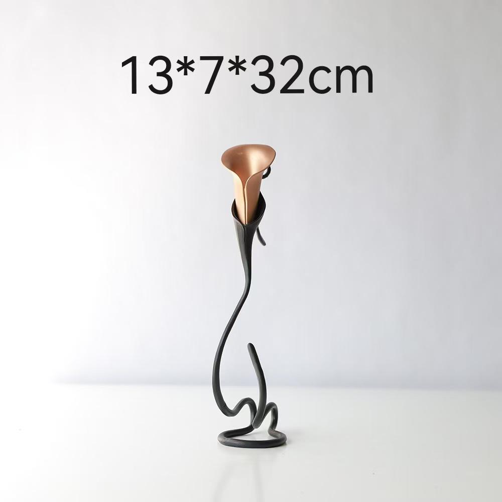 

Mid-century modern beast style calla lily candle holder, vintage style candle holder, minimalist and elegant,creative decoration