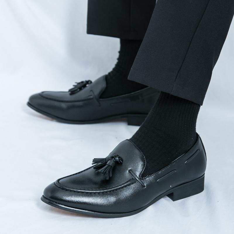 British Gentleman New Men's Pointed Tassels Slip On Shoes Male Designer Formal Wedding Prom Dress Homecoming Footwear