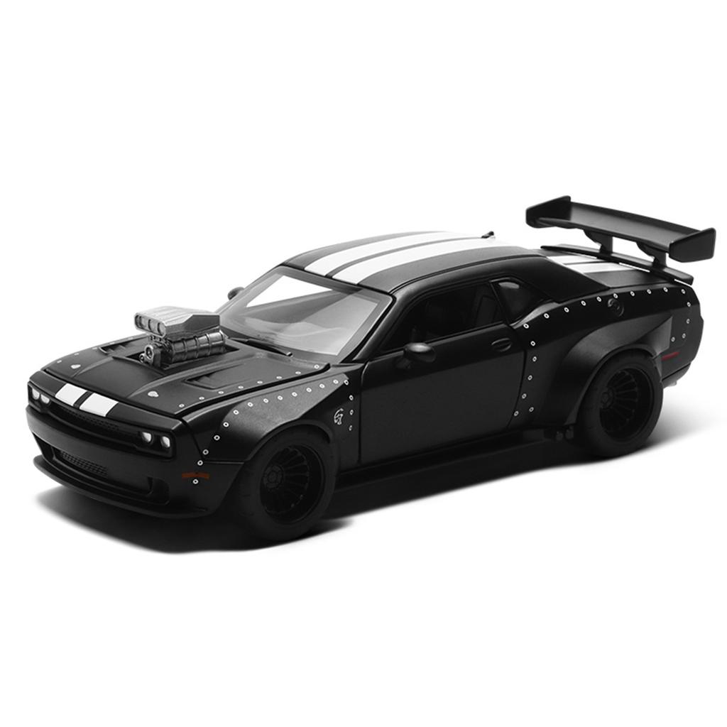 1: 36 Dodge Challenger Alloy Car Model Modified Version, Detachable and Assembled Children's Toy Car Ornament