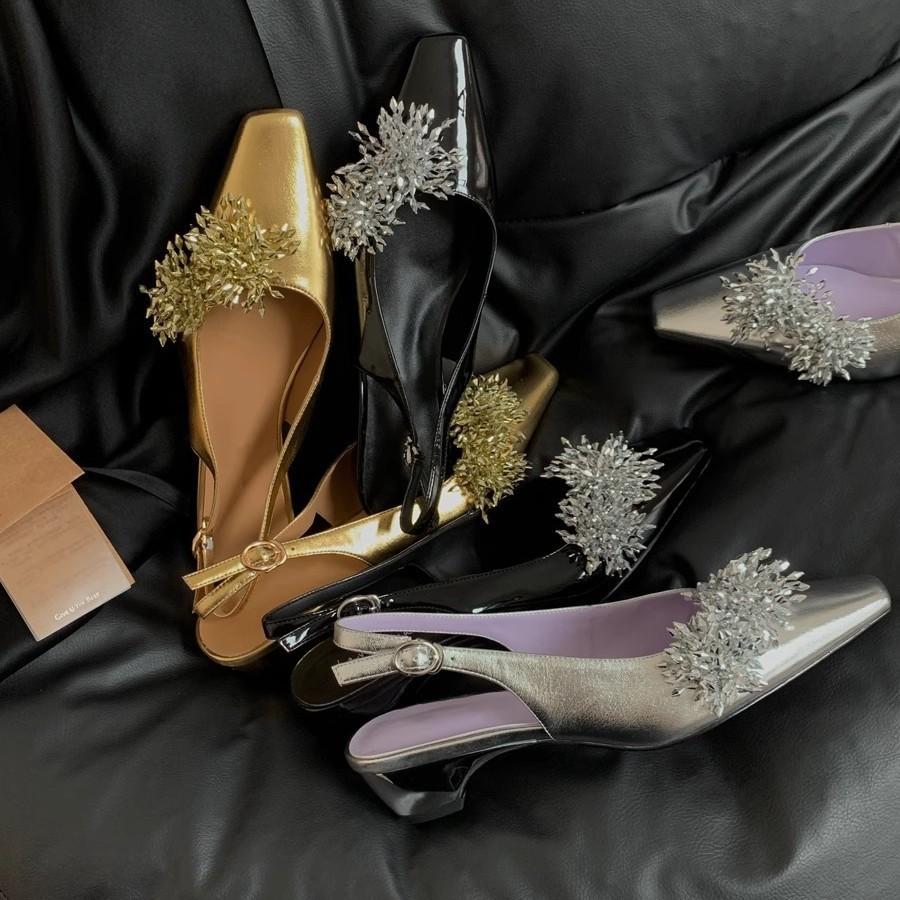 Sheepskin version~ French temperament metal flower thick heel bag head sandals women's rear air shallow mouth square head Mary Jane single shoes