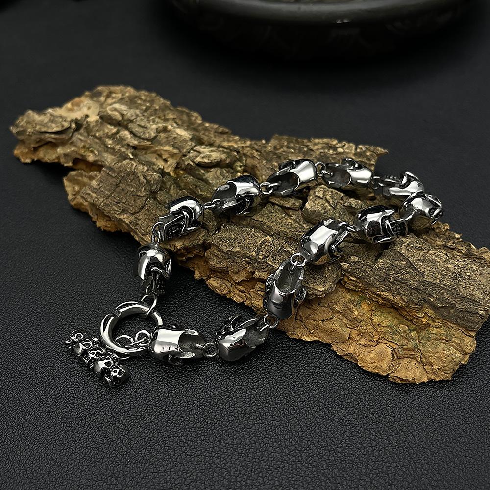 High Quality Retro Personalized Stainless Steel Creative Domineering Skull OT Buckle Bracelet for Men Jewelry Gift