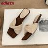 Mode 2025 Neue Damen Pantoletten mit ausgefallenem Absatz Slides Damen Flaches Schuhwerk Mode Eckige Zehenpartie Damen Pantoletten mit Absatz Sandalen Schuhe