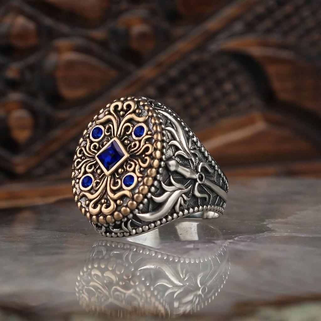 Hecheng offers vintage-styled European and American geometric rings with intricate two-tone designs.