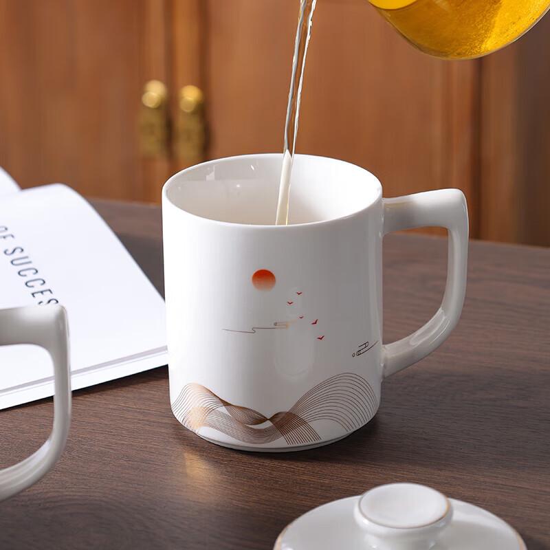 

JieYajie A483 Ceramic Mug with Lid