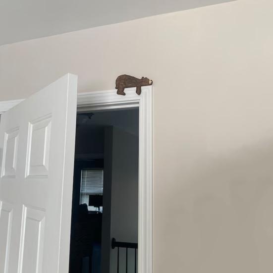 Brown Wooden Bear Door Topper Rustic Bear Shape Door Corner Frame Sign Handcrafted Sleeping Bear Statue for Home Office Bedroom Nursery Decor