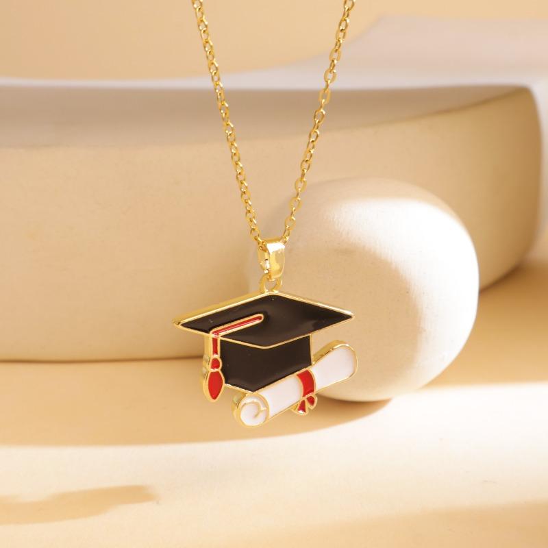 Fashionable New Design Graduation Commemorative Bachelor's Cap Necklace - Small-scale, Unique, Creative, and With A Sense of Design.