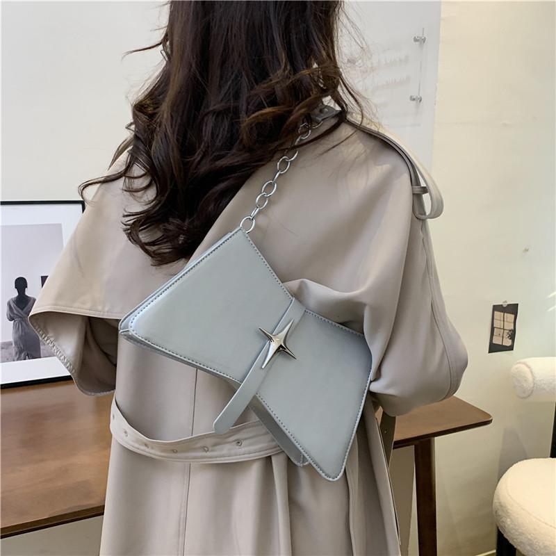 Trendy Chain Shoulder Bag With Street Style Design For Women Fall 2023