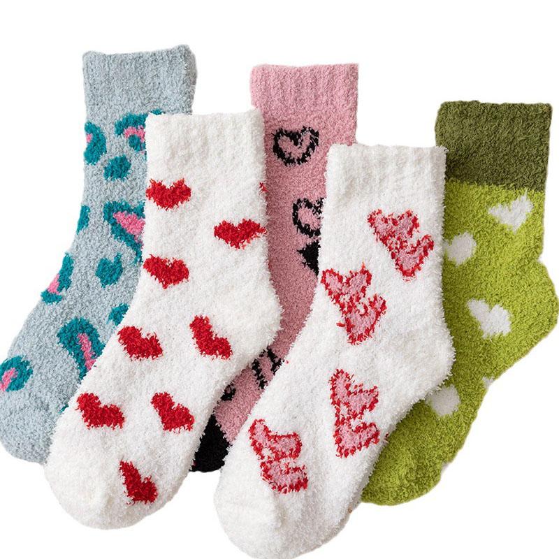 

5 пар/лот, зимние носки средней длины из кораллового флиса в форме сердца, утепленные пушистые мягкие милые домашние хлопковые женские носки для сна one size