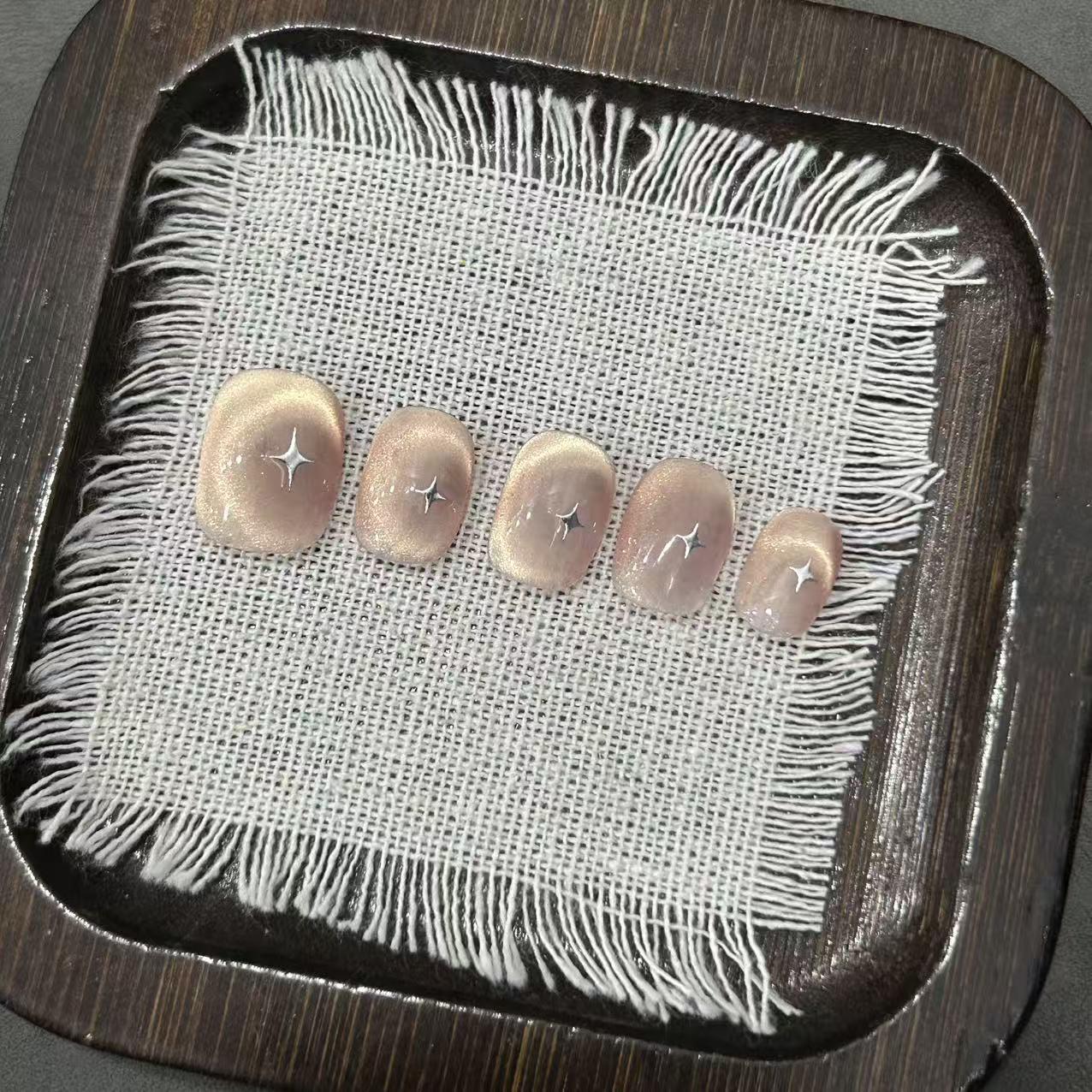 Half-Moon Cat s Eye Crystal Wearable Nail Tips: Sparkly, Sweet, and Versatile