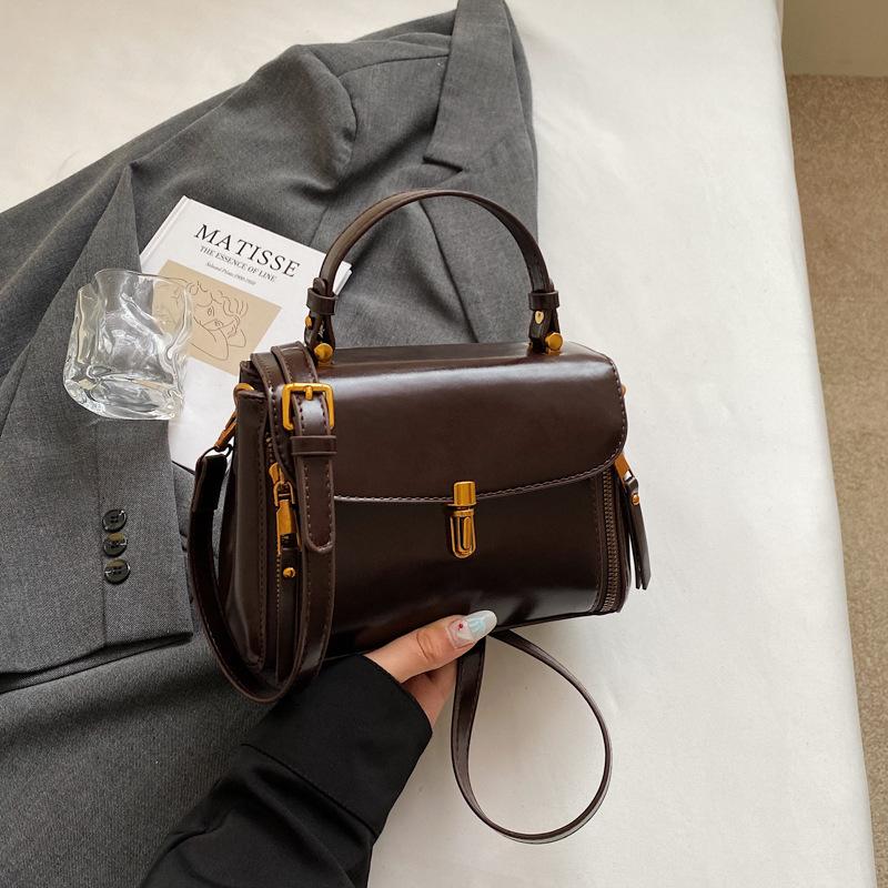 Retro Portable Small Square Bag Women's 2025 New Trendy Autumn and Winter Fashion Korean Niche Design Shoulder Messenger Bag