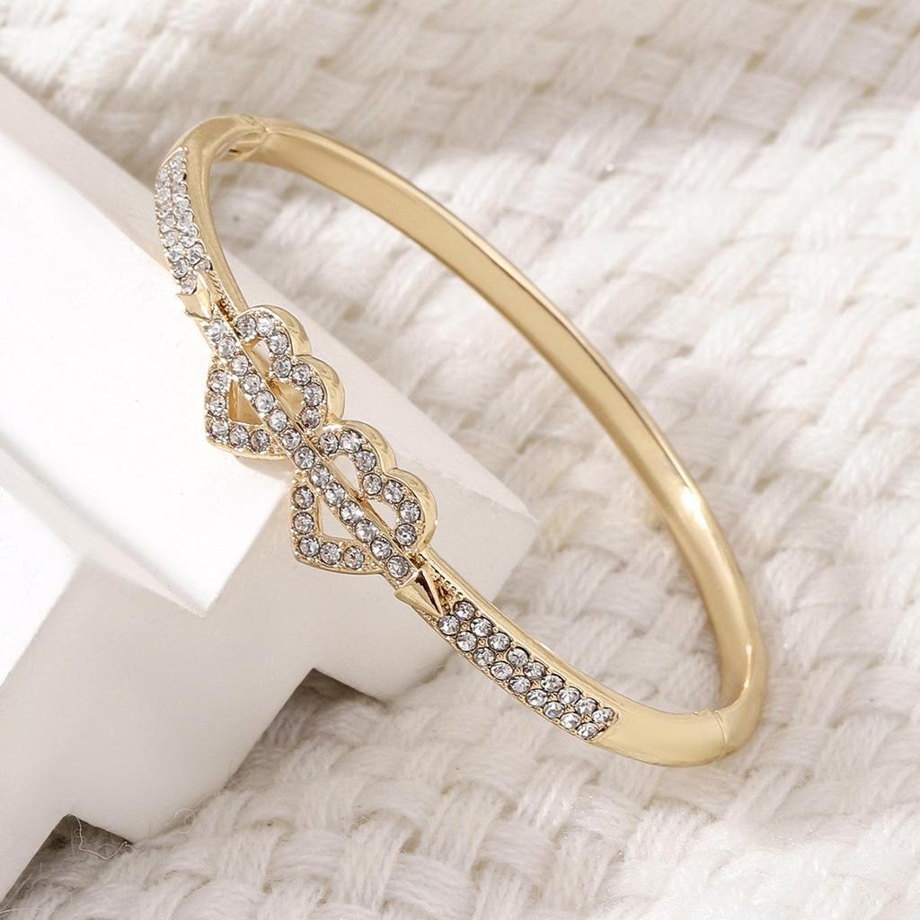 Love Heart Rhinestone Bangle: Korean Simple Fashion Versatile Personalized Jewelry for Women
