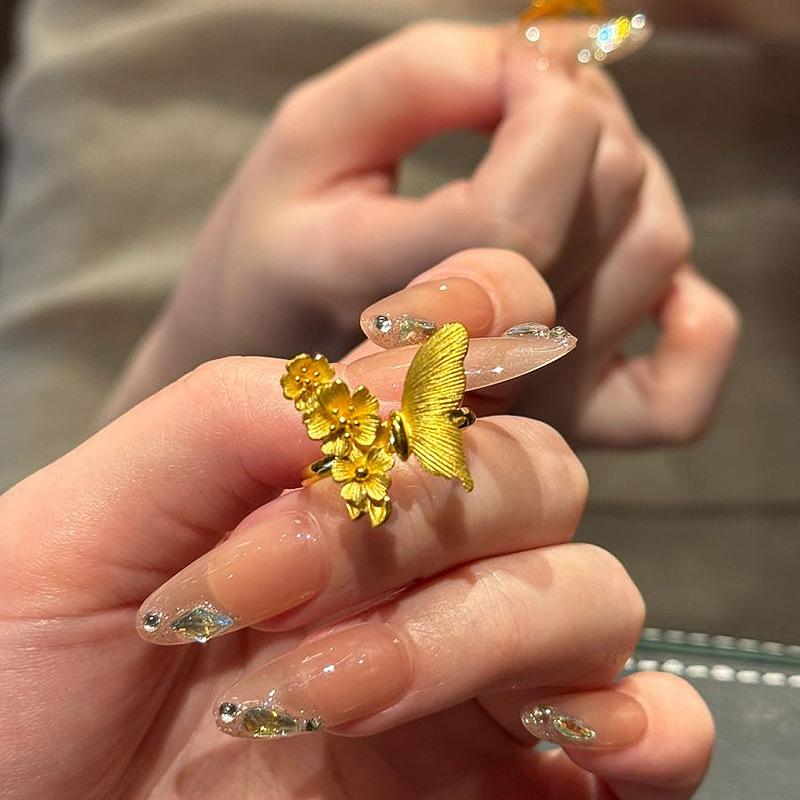 Antique gold craftsm Female Ring fashion retro brushed butterfly flower asymmetrical rings for women exquisite jewelry gift
