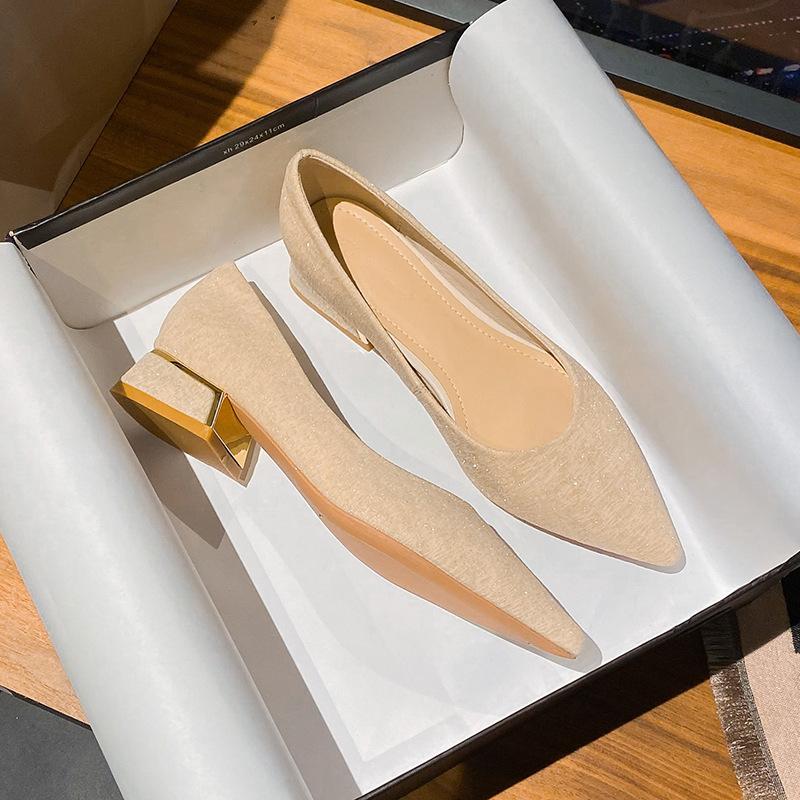 

Остроносые туфли на толстом каблуке, новые с мелким вырезом, на среднем каблуке, низкий каблук, нишевый большой размер 41-43 43