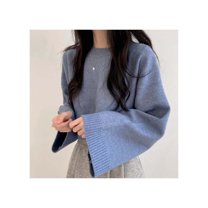 Korean Chic Long-Sleeve Knit Sweater: Women's Petite, Loose, Round Neck, Solid Color, Early Spring Style.