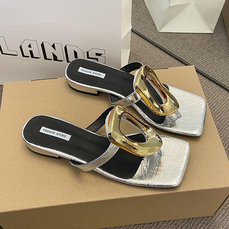Niche Metal Square Buckle Foot Slippers Women's Summer Wear New Flat-bottomed Casual Square Toe Cold Slippers