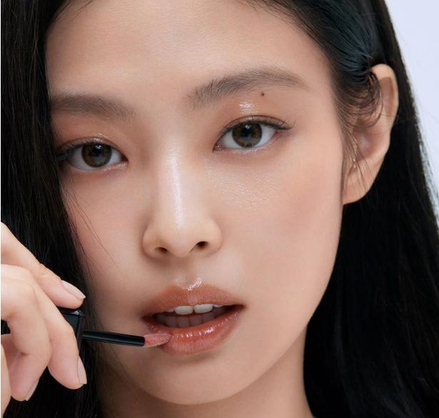 Hera Sensual Nude Gloss 5g – K-Beauty Glassy Lip Gloss Worn by Jennie | 6 Korean Trending Shades
