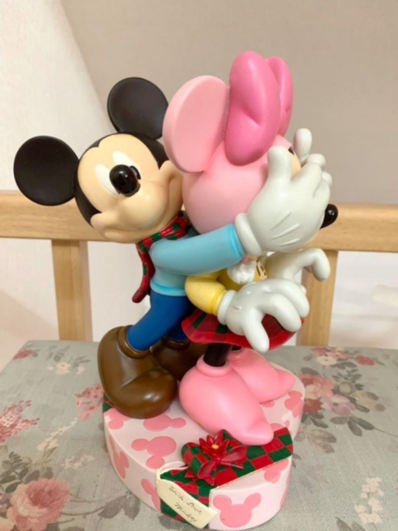 БЕЗ КОРОБКИ Ограниченная серия Disney Store Микки Минни Рождественская большая фигурка 25 см Основание в форме сердца